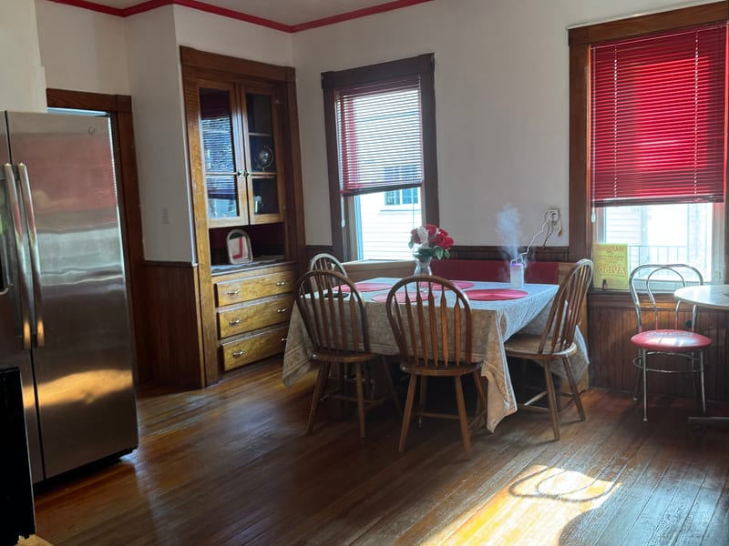 Dining room at Broken Chains
